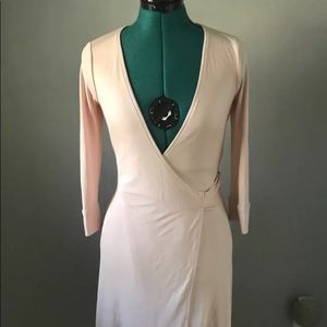 Diane Von Furstenberg wrap dress powder pink Sz 4